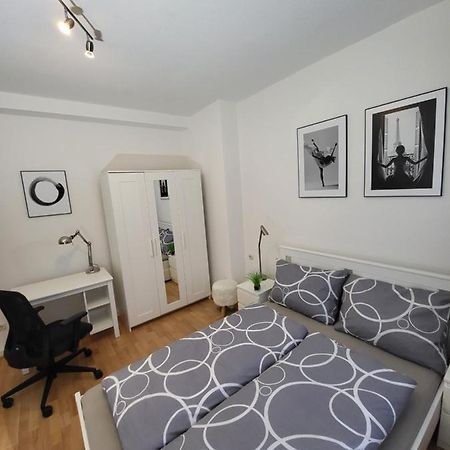 Apartment Naehe Duesseldorf Messe Expo, Airport, Train Station Duisburgo Esterno foto